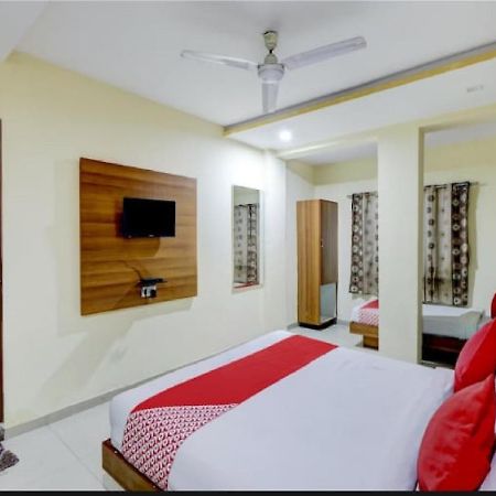 אחמדאבאד Hotel Krishna Palace מראה חיצוני תמונה