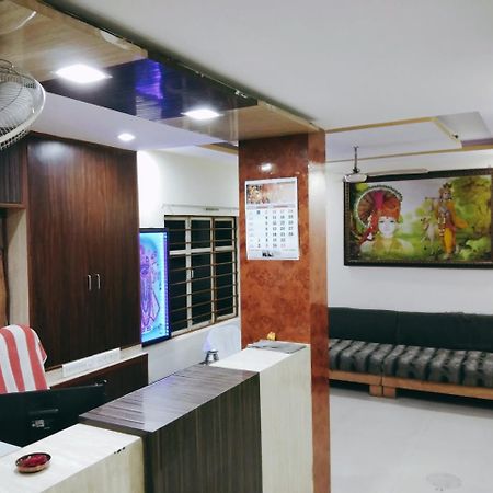 אחמדאבאד Hotel Krishna Palace מראה חיצוני תמונה