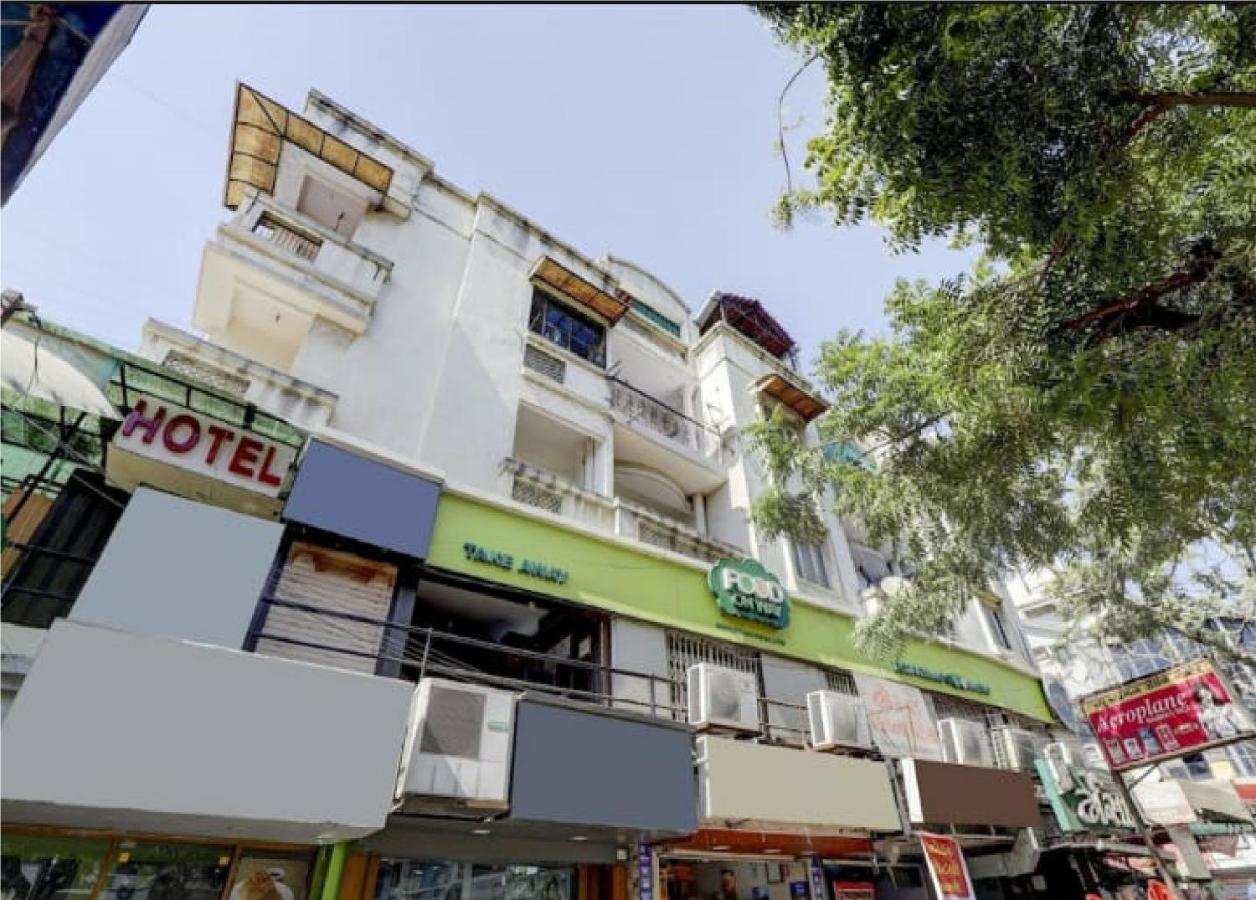 אחמדאבאד Hotel Krishna Palace מראה חיצוני תמונה
