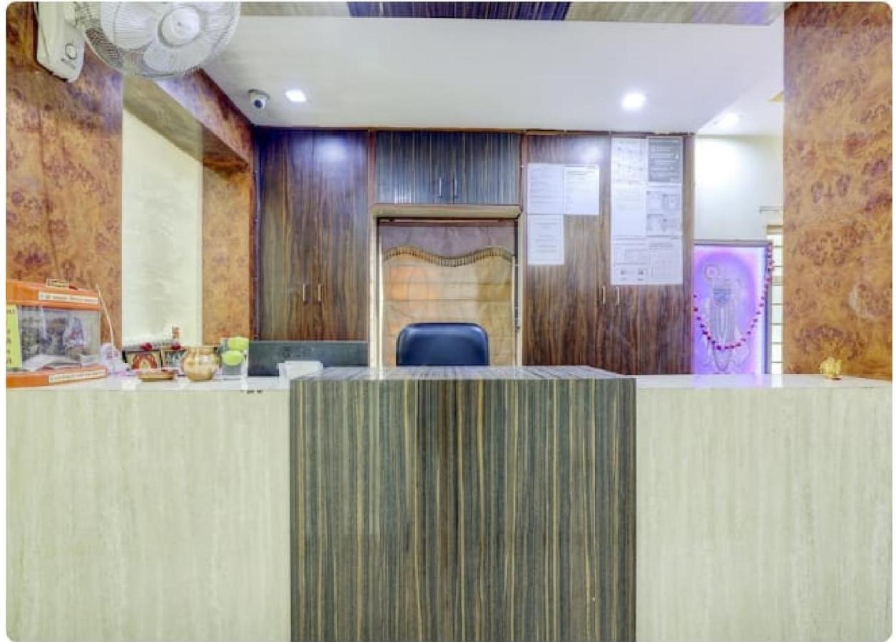 אחמדאבאד Hotel Krishna Palace מראה חיצוני תמונה