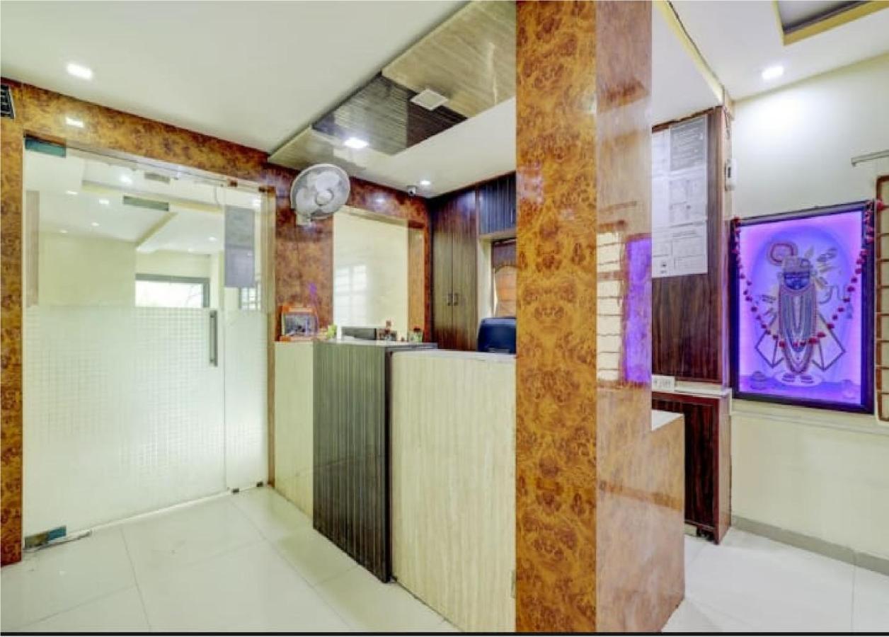 אחמדאבאד Hotel Krishna Palace מראה חיצוני תמונה