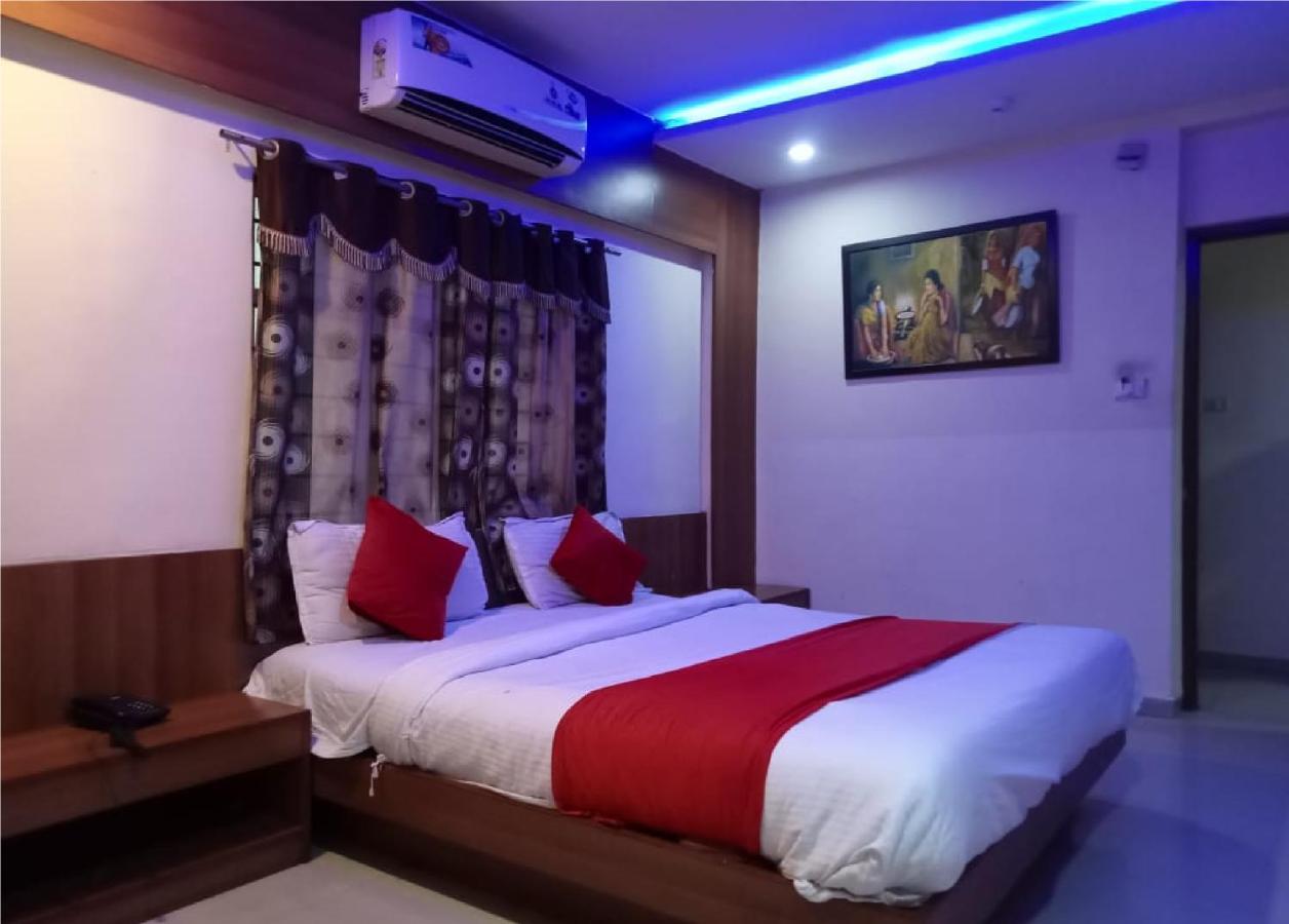 אחמדאבאד Hotel Krishna Palace מראה חיצוני תמונה