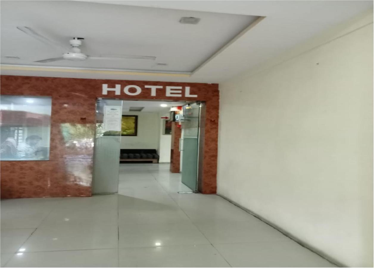 אחמדאבאד Hotel Krishna Palace מראה חיצוני תמונה